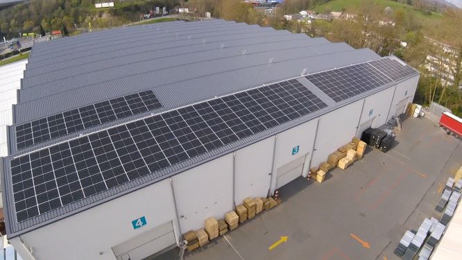 Planta solar fotovoltaica de 100kW en techo de cubierta industrial. (Sant  Pere Pescador-Girona), Ingeniería especializada en el sector energético.